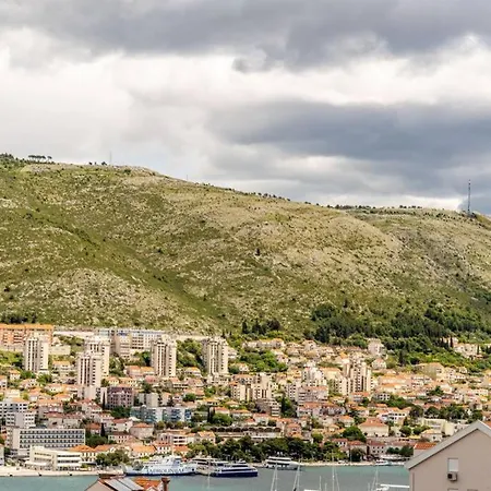 Diana: Bayside View Beauty - A Romantic Dubrovnik