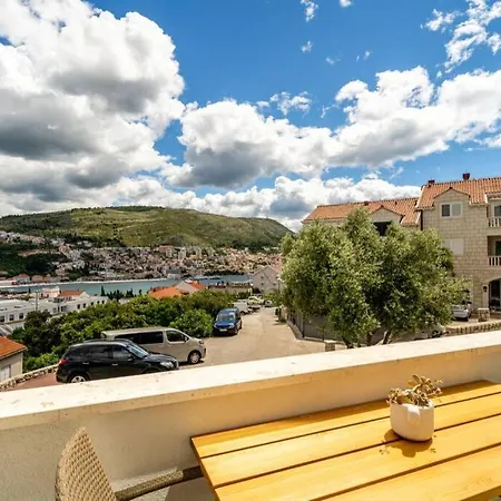 Diana: Bayside View Beauty - A Romantic Daire Dubrovnik