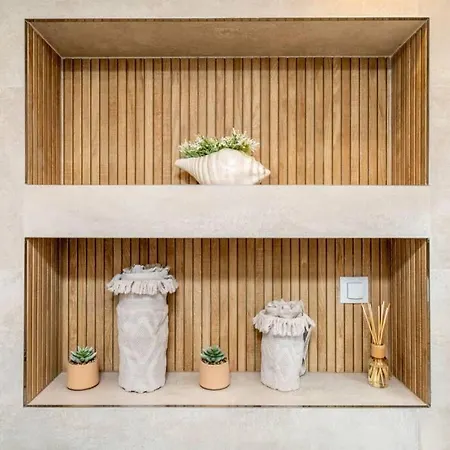 Diana: Bayside View Beauty - A Romantic Dubrovnik