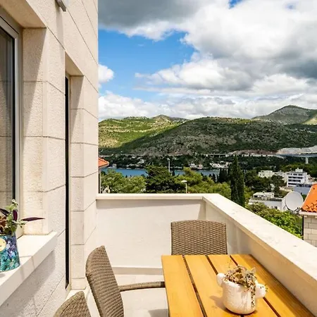 Diana: Bayside View Beauty - A Romantic Daire Dubrovnik