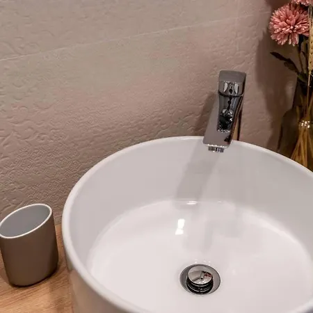 Diana: Bayside View Beauty - A Romantic Apartament