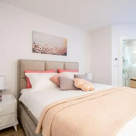 Diana: Bayside View Beauty - A Romantic