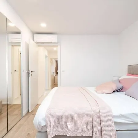 Diana: Bayside View Beauty - A Romantic Dubrovnik