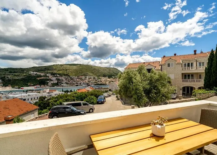 Diana: Bayside View Beauty - A Romantic Apartamento Dubrovnik