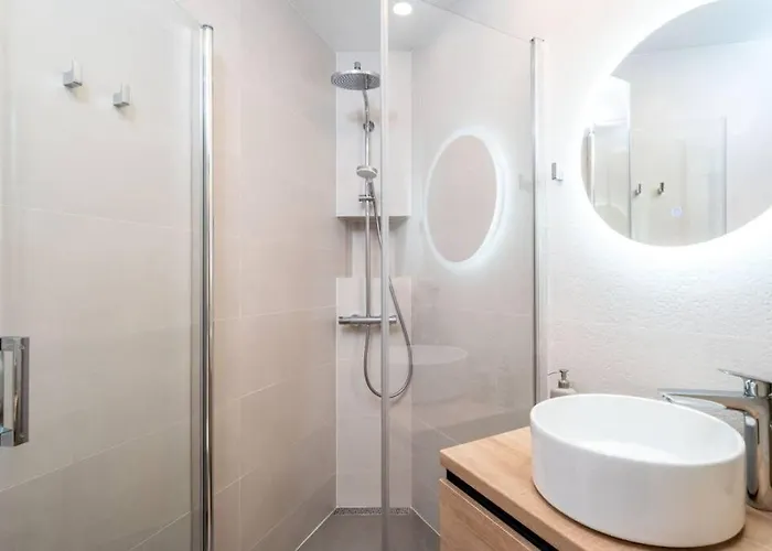 Diana: Bayside View Beauty - A Romantic Apartmán