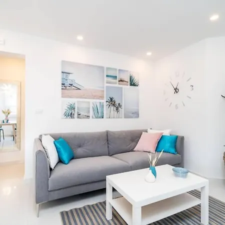 Apartment Diana: Bayside View Beauty - A Romantic *
